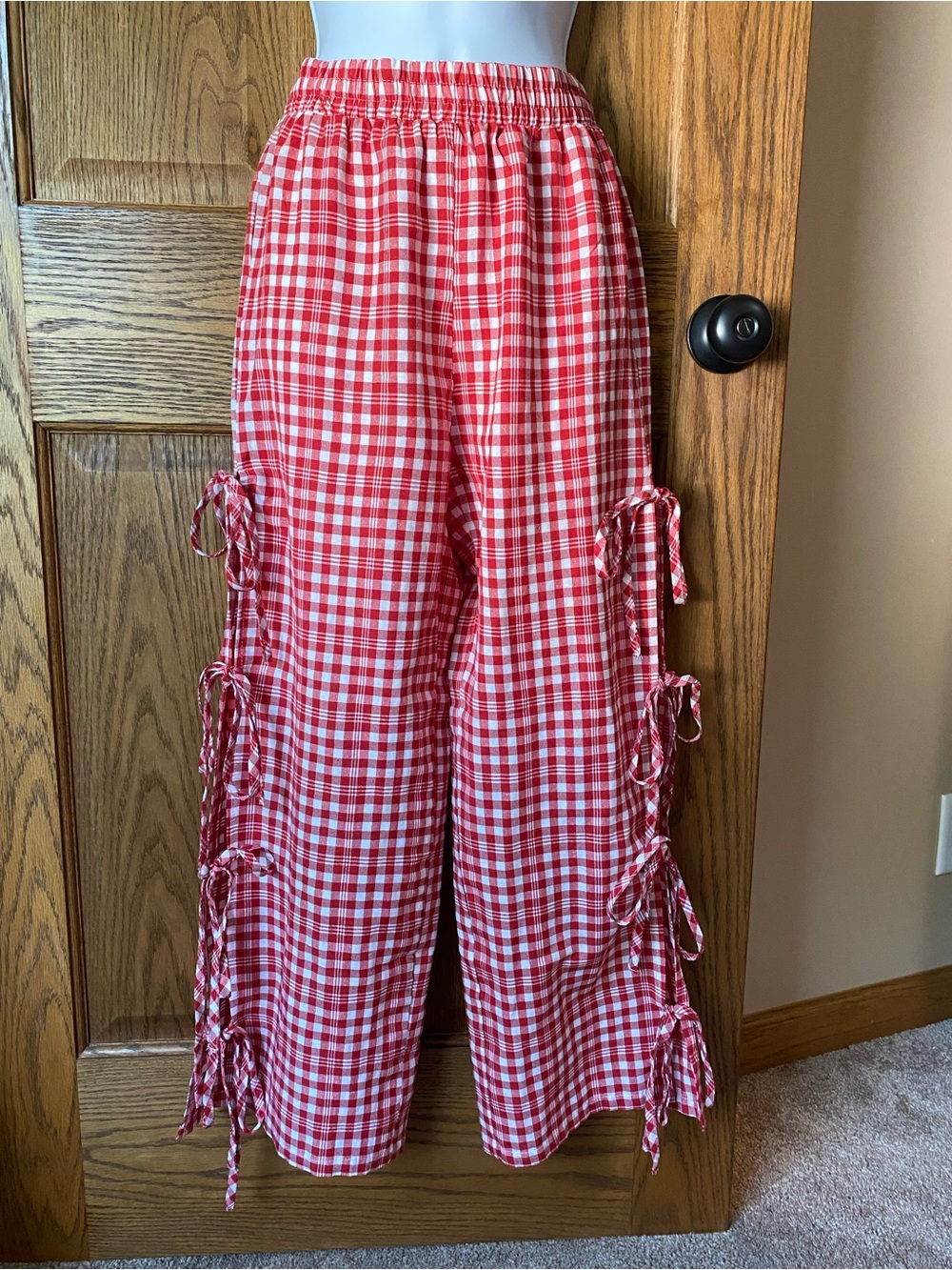 Women’s SHEIN Red & White Gingham Tie-Side Lounge Pants. Size XS